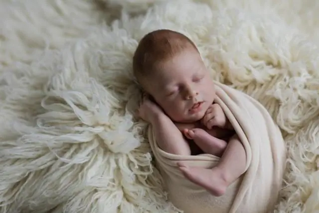 Comment faire pour que mon bébé arrête de faire ses dents dans le berceau ?